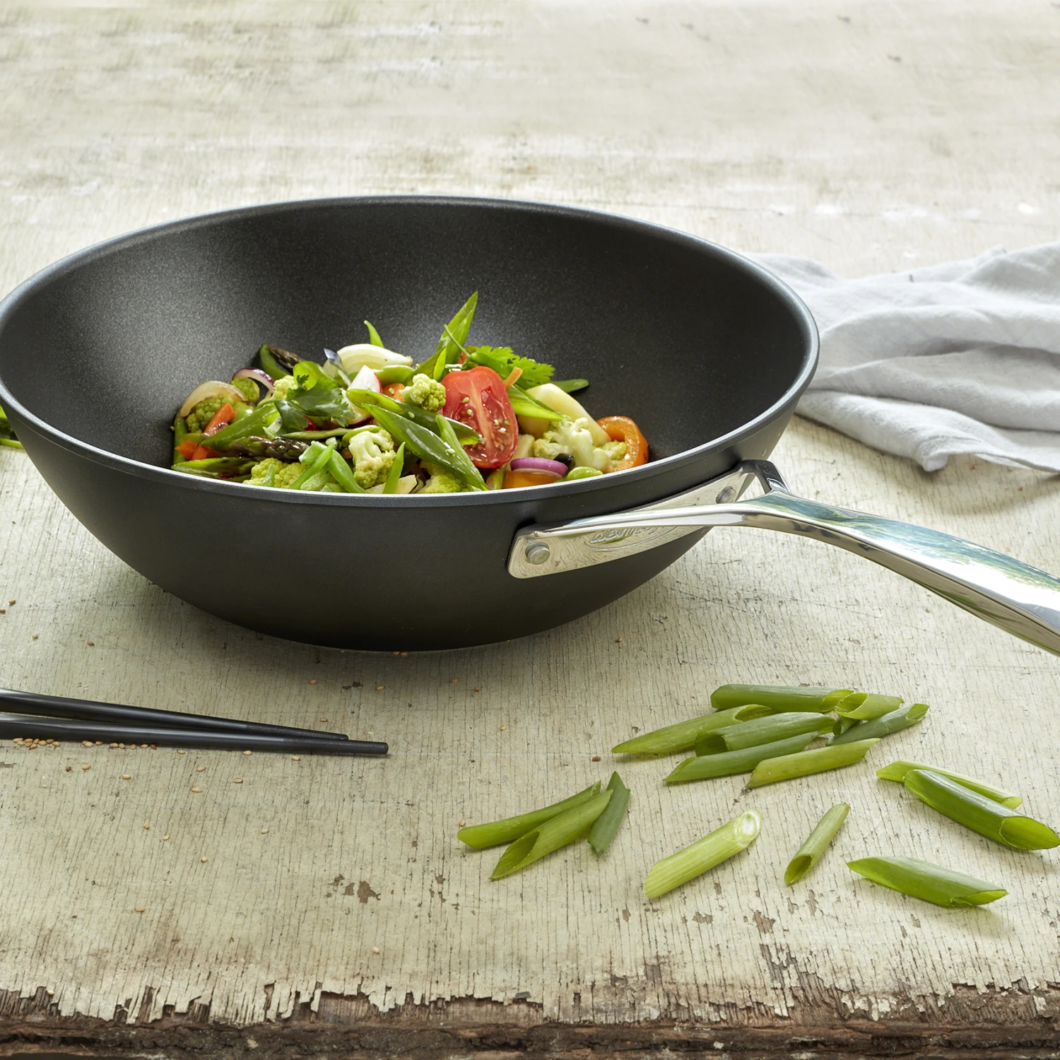 Demeyere Alu Pro Wok Pan 4 Demeyere Alu Pro Wok Pan - Image 2